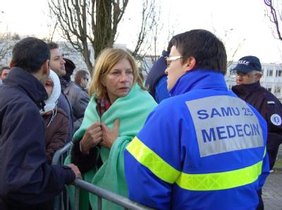 Glimpflicher Ausgang: Der Geiselnehmer im französischen Besançon hat alle fünf Kinder und die Kindergärtnerin freigelassen. Geiselnahme in Frankreich beendet