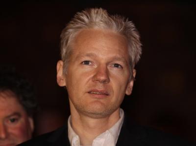 Wikileaks-Gründer Assange hat mit der Veröffentlichung aller im Besitz seiner Organisation befindlichen Dokumente gedroht. Julian Assange