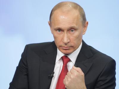 Regierungschef Putin während der Fragestunde im russischen Fernsehen. Putin