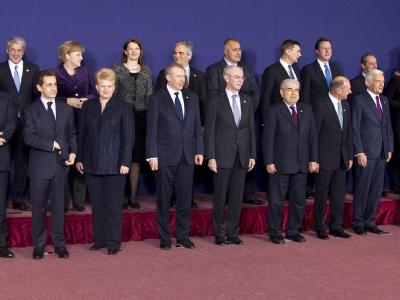 In Reih' und Glied posieren die Staats- und Regierungschefs sowie die obersten EU-Bevollmächtigen beim traditionellen Gruppenfoto eines jeden EU-Gipfels. Gruppenfoto der Staatschefs