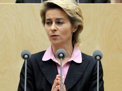 Bundesarbeitsministerin Ursula von der Leyen (CDU) spricht vor dem Bundesrat in Berlin. Ursula von der Leyen