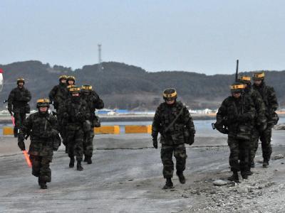 Südkoreanische Soldaten auf der Insel Yonpyong. Koreakrise