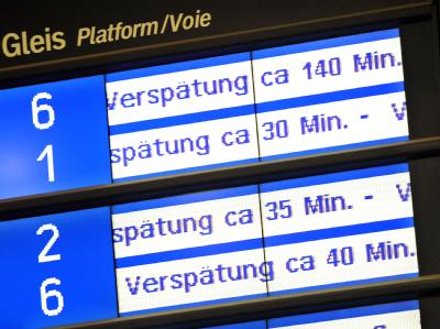 Bahnfahrer müssen sich im Fernverkehr wegen des Winterwetters weiterhin auf Verspätungen einstellen. Verspätungen bei der Bahn