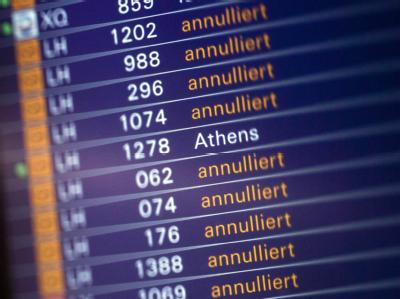 Noch immer müssen zahlreiche Flüge am Flughafen von Frankfurt am Main annulliert werden. Annulliert