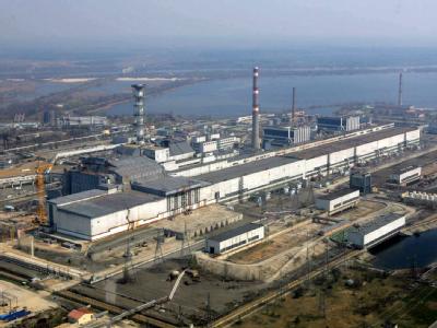 Touristen besuchen Tschernobyl auf eigene Gefahr. Das Kernkraftwerk - hier eine Aufnahme von 2006 - war vor fast 25 Jahren Schauplatz der größten Nuklearkatastrophe. Ukraine öffnet Tschernobyl für Touristen