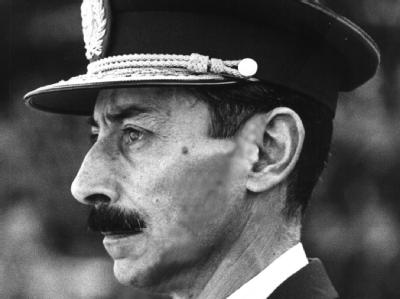 Argentiniens Ex-Diktator Jorge Rafael Videla im Jahr 1975. Videla