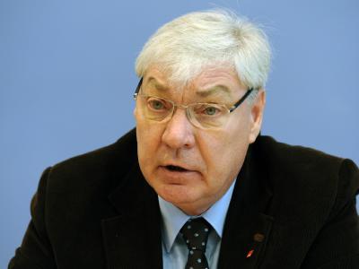 Der DGB-Chef Sommer will die Gesundheitsreform zu Fall bringen. Michael Sommer
