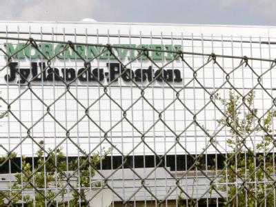Ein Sicherheitszaun vor dem Gebäude der Jyllands-Posten