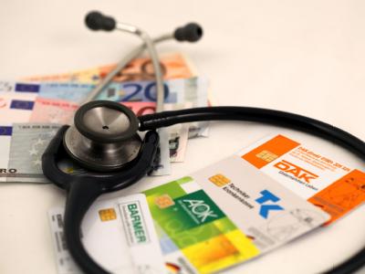 Bürger zahlen im neuen Jahr mehr für Versicherungen Veränderungen 2011