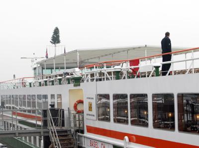 Das niederländische Fahrgastschiff «Prinses Juliana» liegt in der Moselmündung unweit des Deutschen Ecks in Koblenz unter Quarantäne. Norovirus-Verdacht