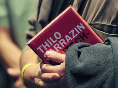 Das Buch «Deutschland schafft sich ab» von Thilo Sarrazin fand rund 1,2 Millionen Käufer. Sarrazin-Buch