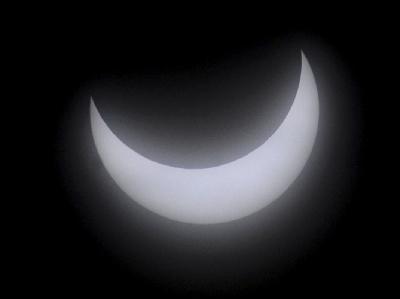 Die partielle Sonnenfinsternis, aufgenommen auf der Zugspitze bei Garmisch-Partenkirchen. Partielle Sonnenfinsternis