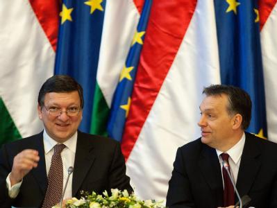 EU-Kommissionspräsident Barroso (l) und Ungarns Ministerpräsident Orban in Budapest. José Manuel Barroso und Viktor Orban