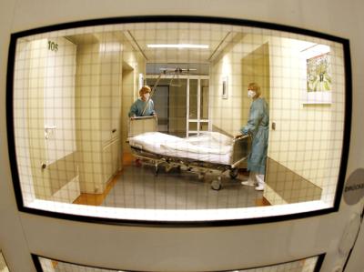 Isolierstation eines Krankenhauses im nordrhein-westfälischen Dorsten (Symbolbild). Isolierstation