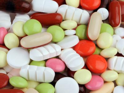 Auch nach der jetzt anlaufenden Pharma-Reform in Deutschland müssen die Patienten mit riskanten Nebenwirkungen von Arzneimitteln rechnen. (Symbolbild) Patienten-Risiken trotz Pillen-Reform