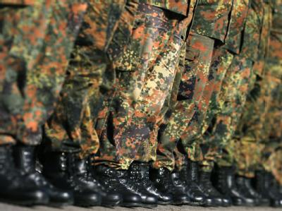 Thomas de Maizière ist für eine öffentliche Debatte über die Reformpläne: «Die Bundeswehr reicht der Öffentlichkeit die Hand.» Angetreten