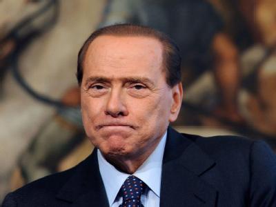 Silvio Berlusconi regiert Italien immer noch, scheinbar unantastbar. Silvio Berlusconi