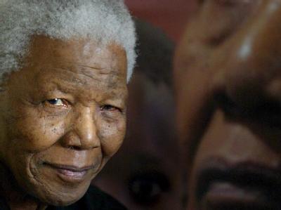 Südafrikas greiser Nationalheld Nelson Mandela ist nach offiziellen Angaben wohlauf. Nelson Mandela
