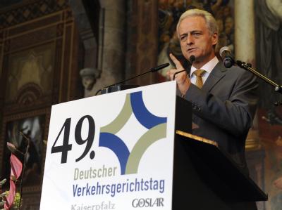 Bundesverkehrsminister Ramsauer am Donnerstag bei der Eröffnung des 49. Verkehrsgerichtstags in Goslar. Verkehrsminister Ramsauer