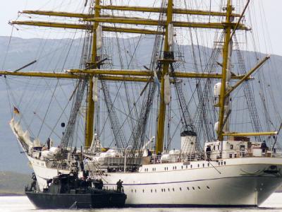Die Ermittler gehen an Bord der vor Ushuaia liegenden «Gorch Fock». «Gorch Fock» vor Ushuaia
