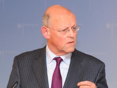 Der niederländische Außenminister Uri Rosenthal spricht am 03.11.2010 in Berlin im Auswärtigen Amt. Uri Rosenthal