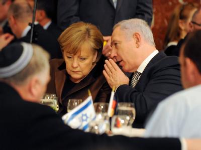 Israels Regierungschef Netanjahu im Gespräch mit Bundeskanzlerin Angela Merkel. Merkel und Netanjahu