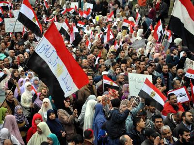 Ägyptens Opposition hält an ihrer Forderung nach einem Rücktritt Mubaraks fest. Protest