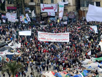Tausende Demonstranten kamen wieder auf den Tahrir-Platz in Kairo. Proteste in Kairo