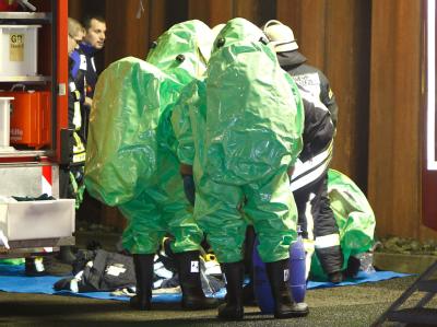 Verletzte gab es auch bei einem Arbeitsunfall in der vergangenen Woche in einem Logistikbetrieb im nordhessischen Homberg/Efze. Dort waren gefährliche Dämpe ausgetreten. (Archivbild) Chemieunfall in Logistikbetrieb