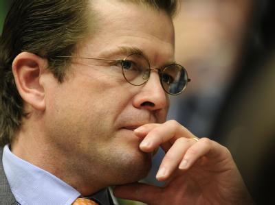 Verteidigungsminister Karl-Theodor zu Guttenberg (CSU) beim Valentinstreffen der hessischen CDU in Kelkheim. Karl-Theodor zu Guttenberg