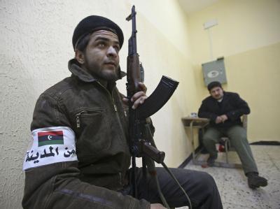 Bewaffnete Regimegegner in der libyschen Stadt Shahad. Gaddafi-Gegner