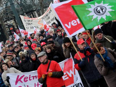 Auch in Sachsen, Sachsen-Anhalt und Thüringen haben Gewerkschaftsvertreter erneut zu Warnstreiks aufgerufen. Warnstreiks