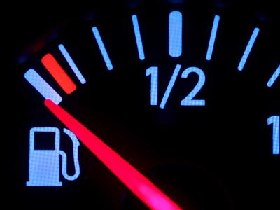 Der Tank ist leer - und die meisten Autofahrer wollen ihn nicht mit E10 füllen. Was tanken?