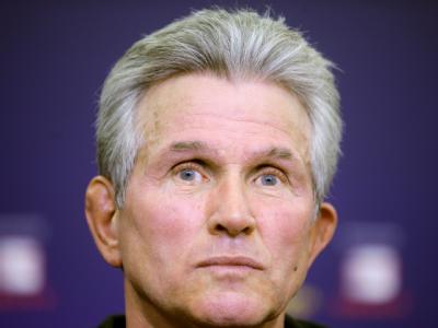 Jupp Heynckes bei einer Pressekonferenz in Leverkusen. Heynckes