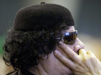 Die neuen EU-Sanktionen gegen das Regime des libyschen Machthabers Gaddafi treten noch in dieser Woche in Kraft. (Archivfoto vom 16.11.2009) Muammar al-Gaddafi