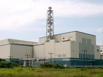 Im Juli 2007 gab es nach einem Beben der Stärke 6,6 einen schweren Störfall in der weltgrößten Atomanlage Kashiwazaki-Kariwa. Weltgrößte Atomanlage