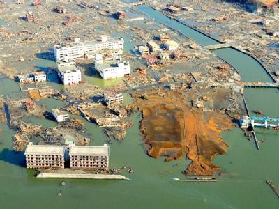 Ein Bild der Verwüstung bietet sich beim Blick auf diesen Teil der vom Erdbeben und dem folgenden Tsunami heimgesuchten Präfektur Iwate. Verwüstung in Japan