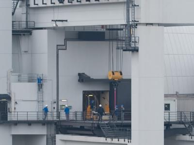 Arbeiter an einem der beiden Druckwasserreaktoren des Atomkraftwerks in Neckarwestheim (Archiv). Kernkraftwerk Neckarwestheim