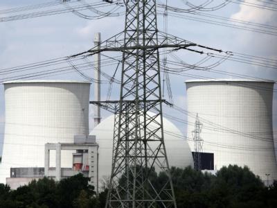 Das Atomkraftwerk (AKW) Biblis in Südhessen: Bundeskanzlerin Merkel hat sich mit den Ländern darauf verständigt, dass die sieben vor 1980 gebauten Kernkraftwerke vorübergehend abgeschaltet werden. AKW Biblis