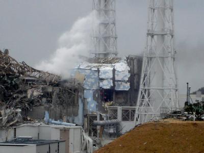 Die Reaktoren 3 und 4 des Kernkraftwerks Fukushima nach Bränden und Explosionen. Fukushima in Trümmern