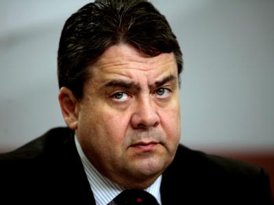 Der SPD-Vorsitzende Sigmar Gabriel glaubt Umweltminister Röttgen nicht. Gabriel