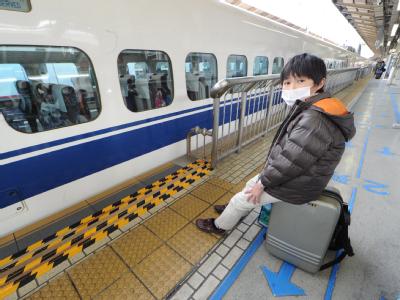 Viele Ausländer fliehen aus Japan. Auch manchen Japanern wird die Lage in Tokio mittlerweile zu brenzlig. Bahnhof in Tokio