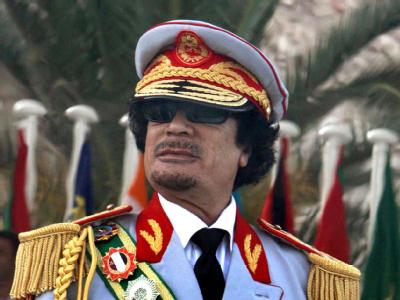 Muammar al-Gaddafi, hier bei einer Parade im Jahr 2009, hat seinen Anhängern den Sieg über die Allianz des Westens versprochen. Muammar al-Gaddafi