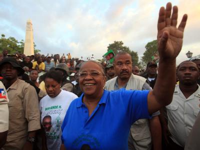 Die ehemalige First Lady Mirlande Manigat tritt in der Stichwahl gegen den Musiker und Unterhaltungskünstler Michel Martelly an. Präsidentschaftskandidatin Manigat