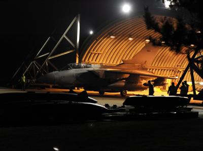 Ein RAF Tornado GR4 auf der Royal Air Force Base in Marham vor dem Angriff auf Libyen (Foto: Britisches Verteidigungsministerium). Tornados der RAF
