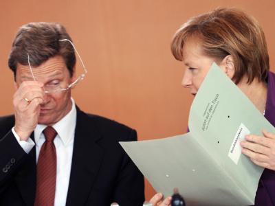 Bundeskanzlerin Merkel zu Beginn einer Kabinettssitzung in Berlin mit Bundesaußenminister Westerwelle. Kabinett - Merkel Westerwelle