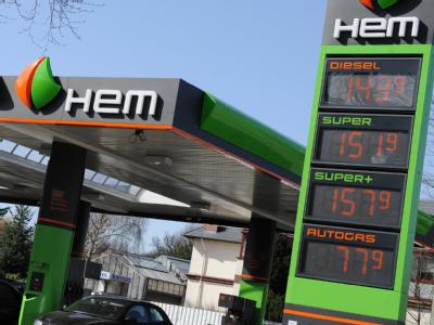 Eine HEM-Tankstelle in Hamburg. In Deutschland gehören nach Angaben des Energie-Informationsdienstes EID 390 Stationen unter den Markennamen Tamoil und HEM zum libyschen Netz. Libyens Vermögen in Deutschland