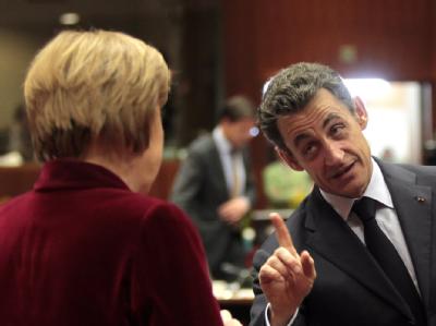 Erhobener Zeigefinger: Die Libyen-Krise treibt einen Keil zwischen Kanzlerin Merkel und Frankreichs Präsidenten Nicolas Sarkozy. Sarkozy und Merkel