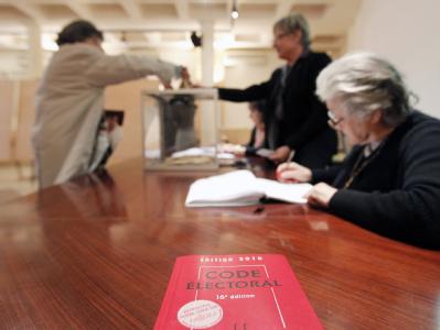 Stimmabgabe im südfranzösischen Lattes nahe Montpellier Départementswahlen in Frankreich