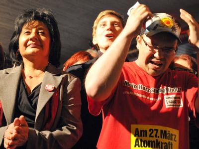 Linke-Spitzenkandidatin Marta Aparicio bei der Wahlparty in Stuttgart. Sowohl in Baden-Württemberg als auch in Rheinland-Pfalz scheiterte ihre Partei an der Fünf-Prozent-Hürde. Linke in Baden-Württemberg
